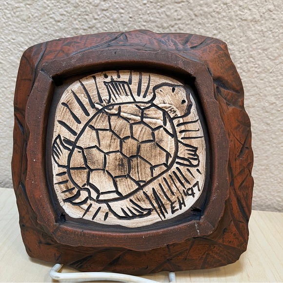 Square Ceramic Plate with Turtle Design in relief. Hand carved. Earthenware. - Picture 9 of 10
